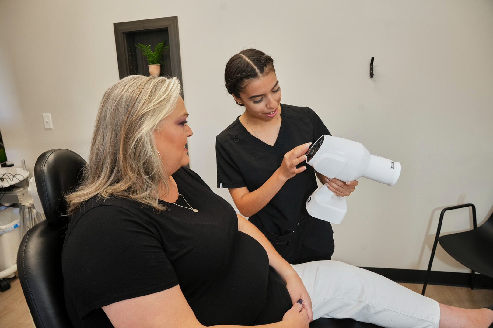 Dr. Tyler Williams: Pinecrest Dental Functional Dentistry, Implants and Biomimetic Bonding Image