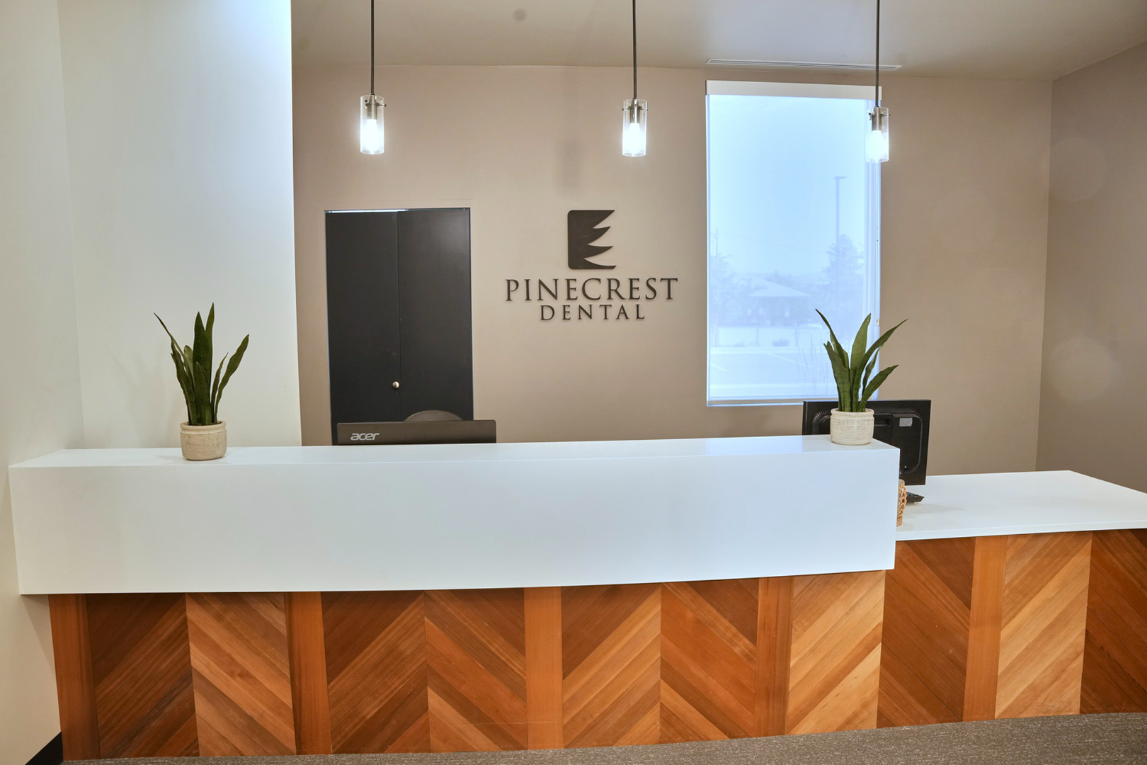 Dr. Tyler Williams: Pinecrest Dental Functional Dentistry, Implants and Biomimetic Bonding Image