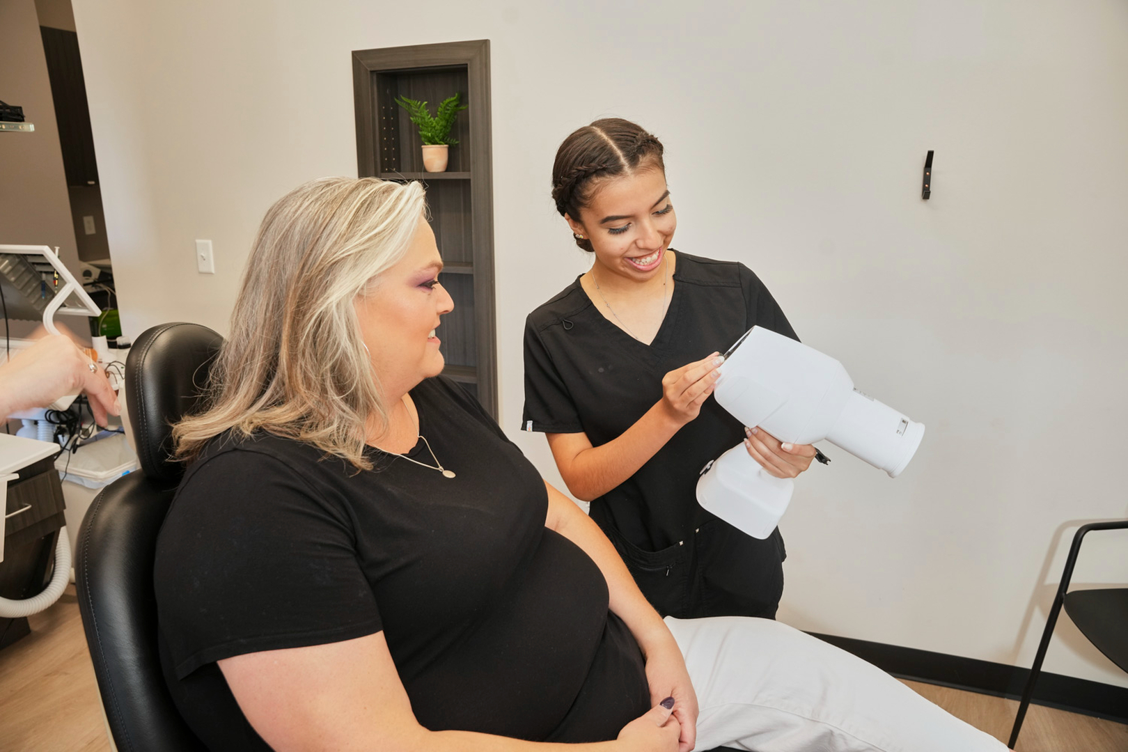 Dr. Tyler Williams: Pinecrest Dental Functional Dentistry, Implants and Biomimetic Bonding Image