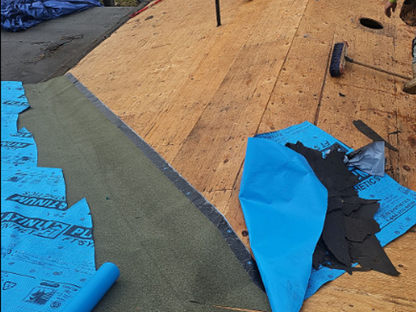 Surebuild Roofing LLC. Image