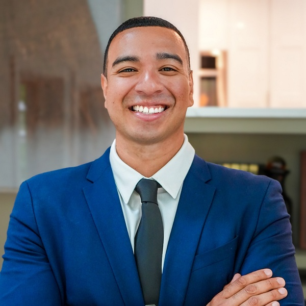 Victor Padilla Movement Mortgage | NMLS ID #1766192 - Fairfax, VA