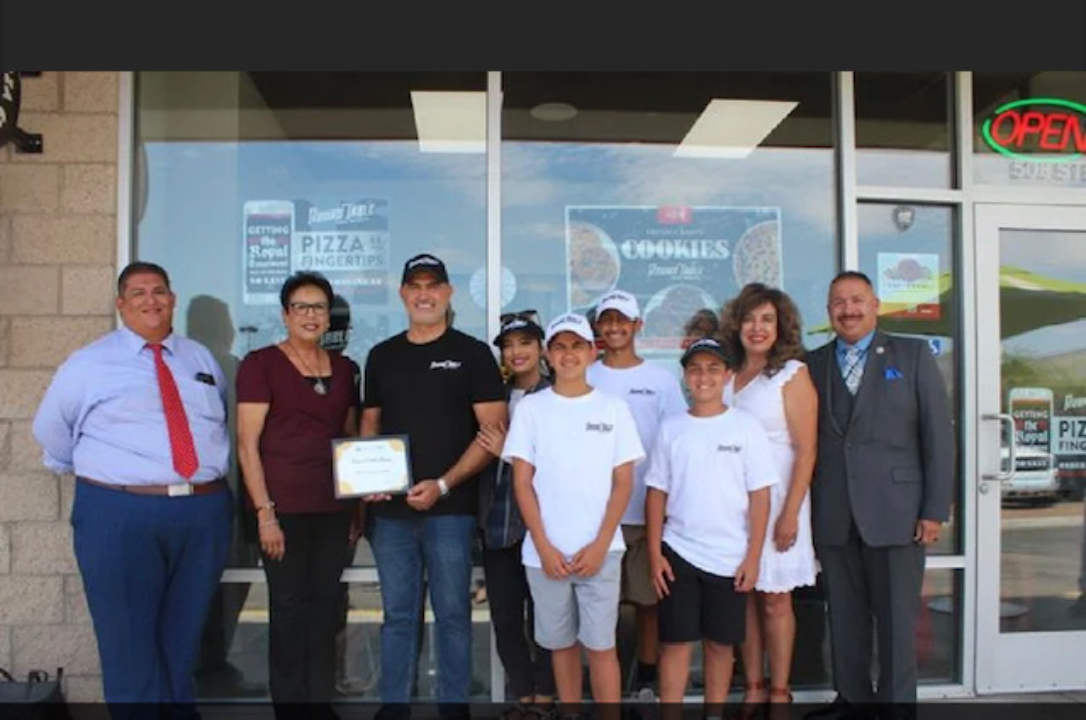 Round Table Pizza Image