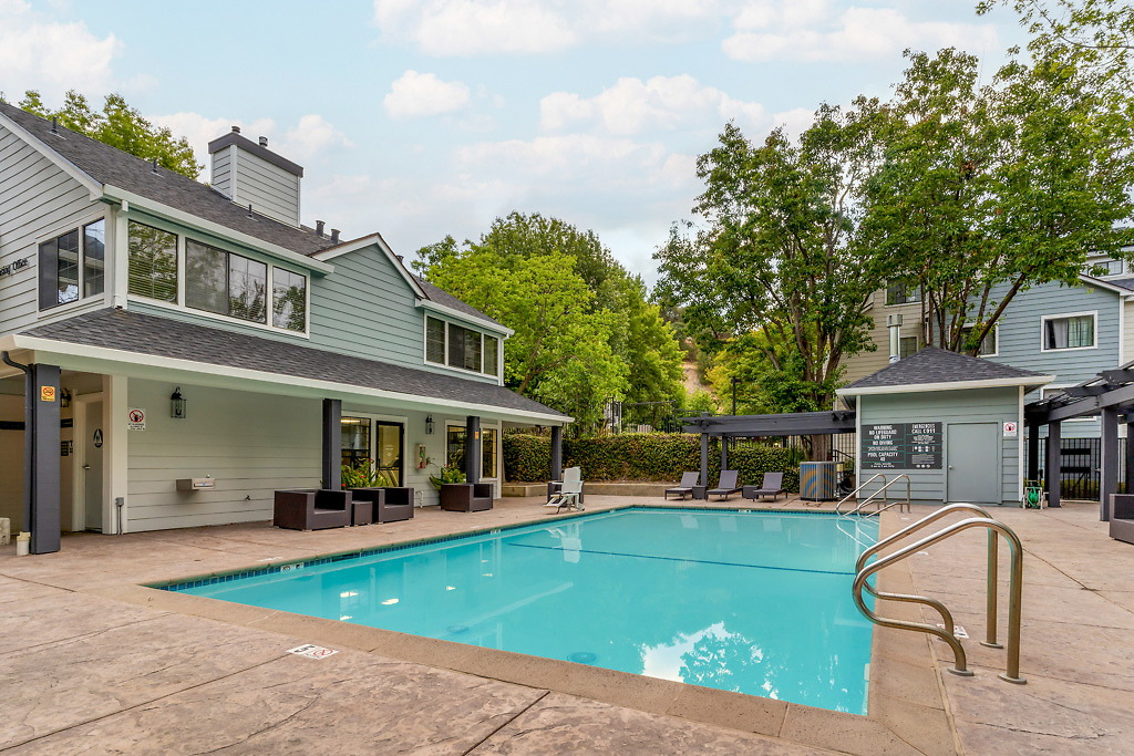 Deer Valley Apartments - San Rafael, CA