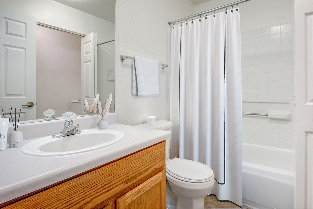 Deer Valley Apartments - San Rafael, CA