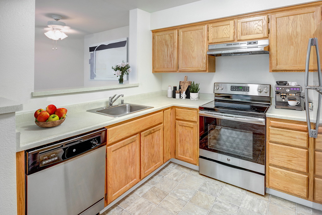 Deer Valley Apartments - San Rafael, CA