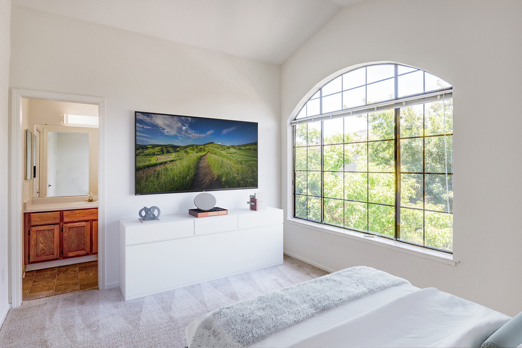 Deer Valley Apartments - San Rafael, CA