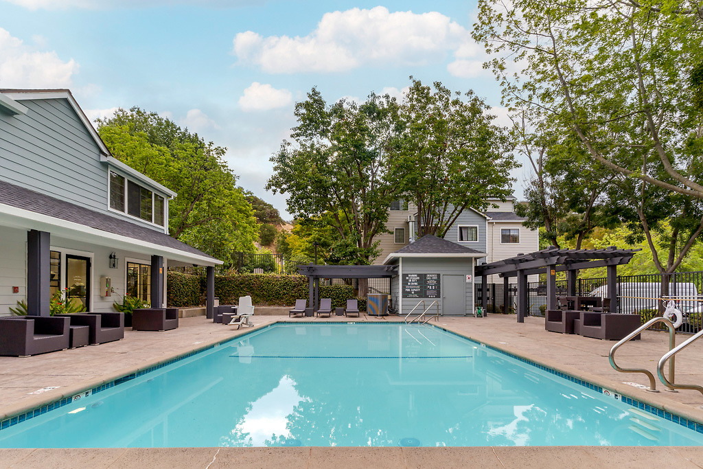 Deer Valley Apartments - San Rafael, CA