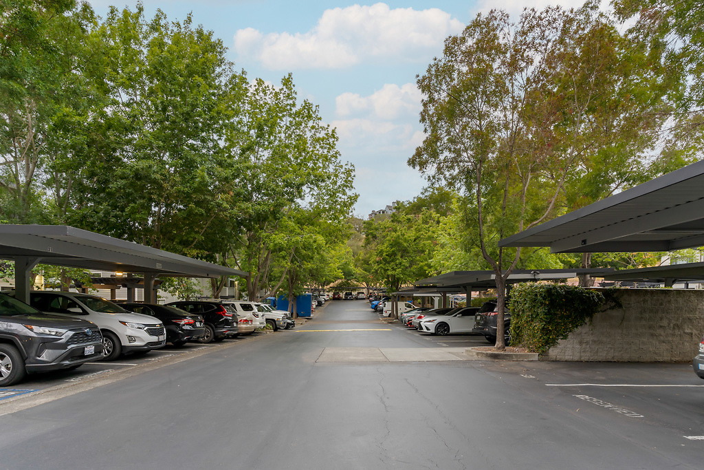 Deer Valley Apartments - San Rafael, CA