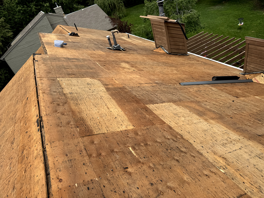 Reel Roofing Image