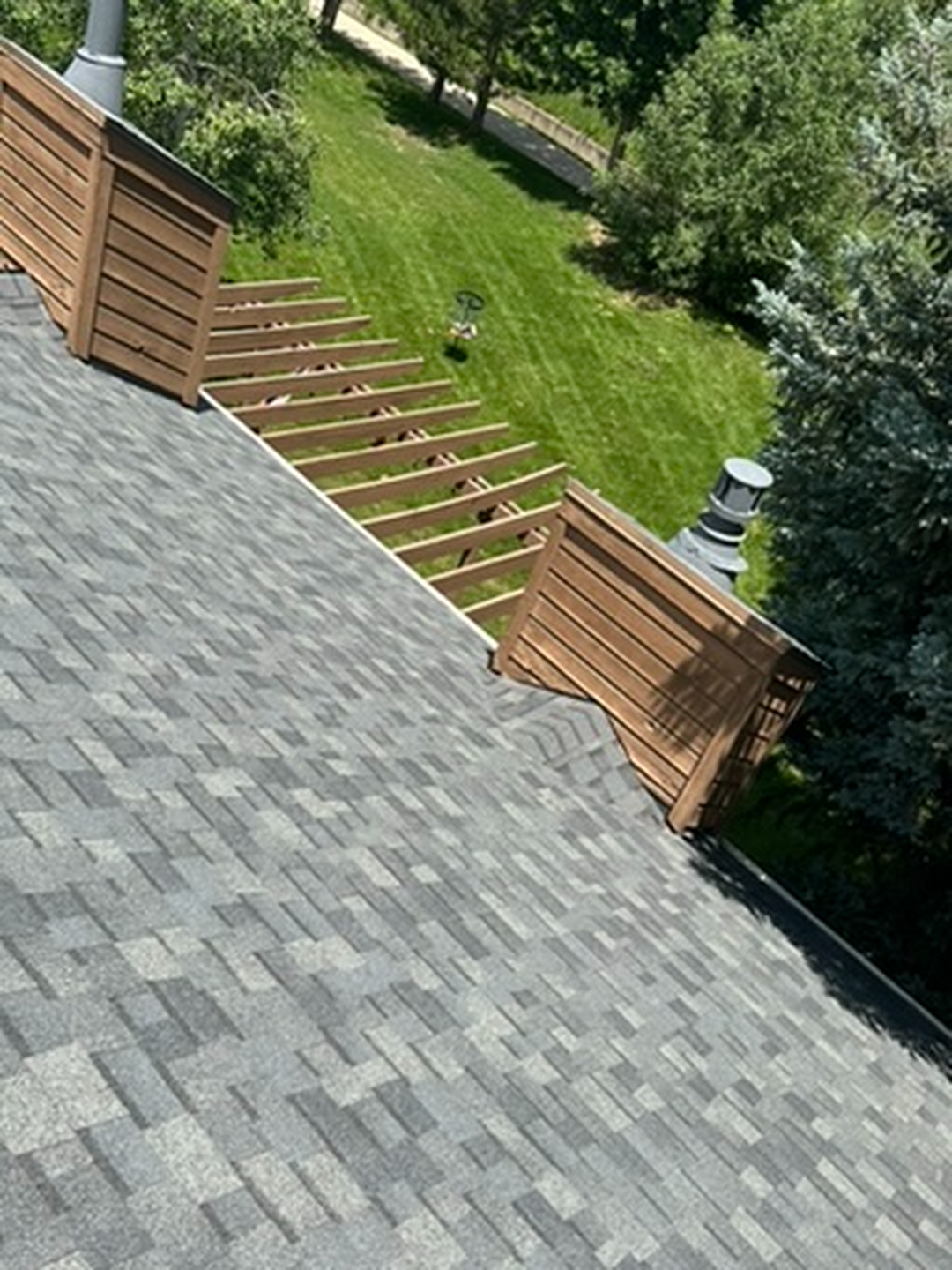 Reel Roofing Image