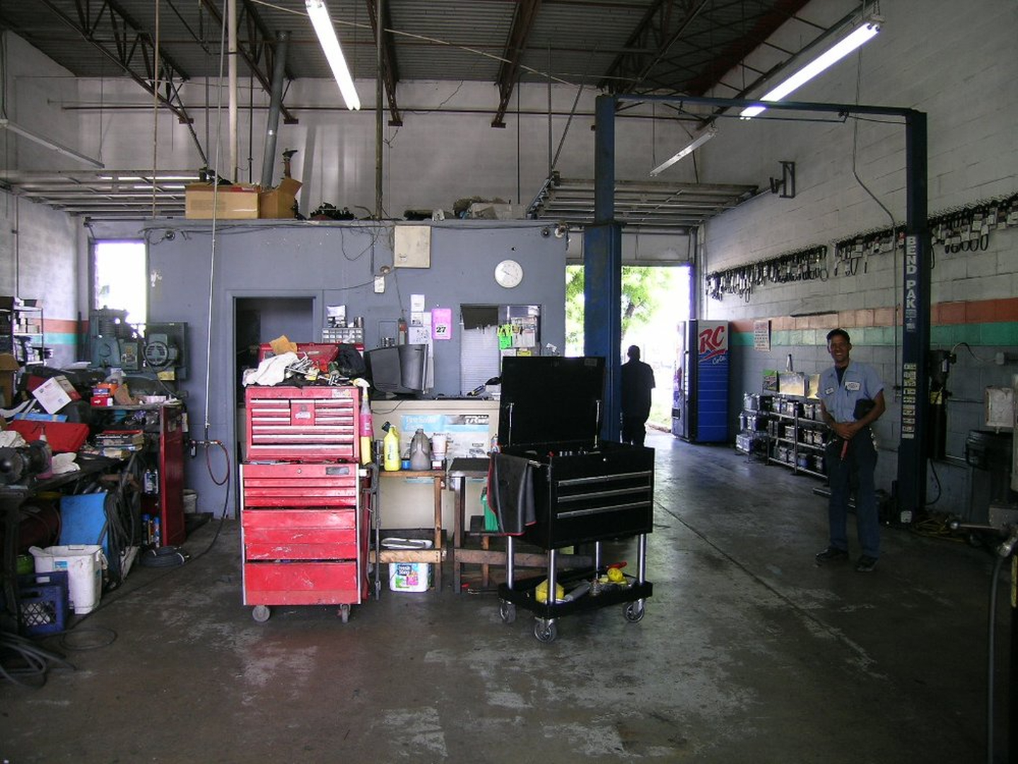 Brake World Auto Center Image