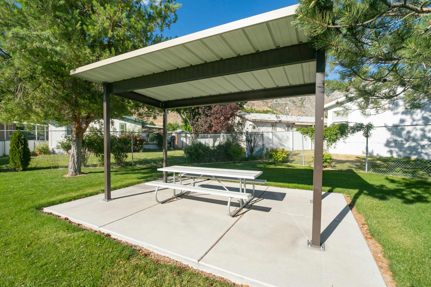 Oakbrook Crest, family-friendly manufactured home community Image