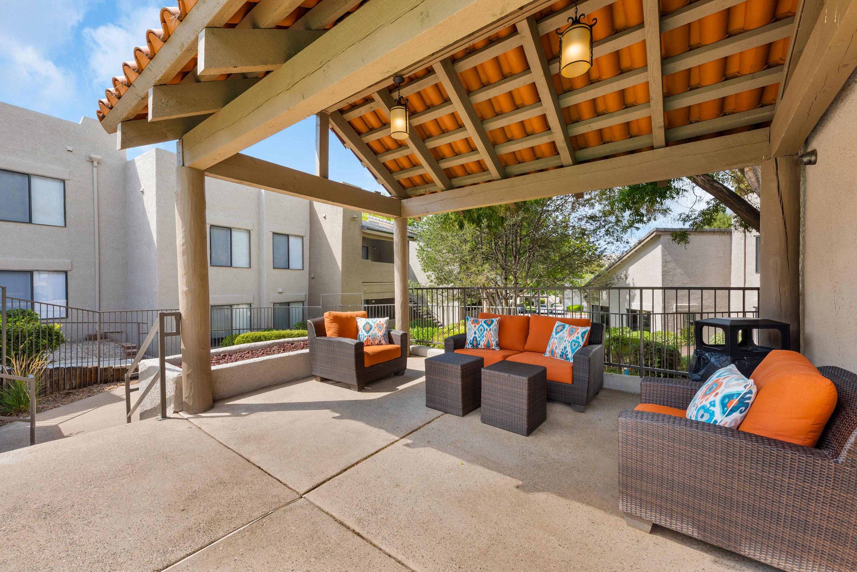 La Mirage Apartment Homes - Albuquerque, NM