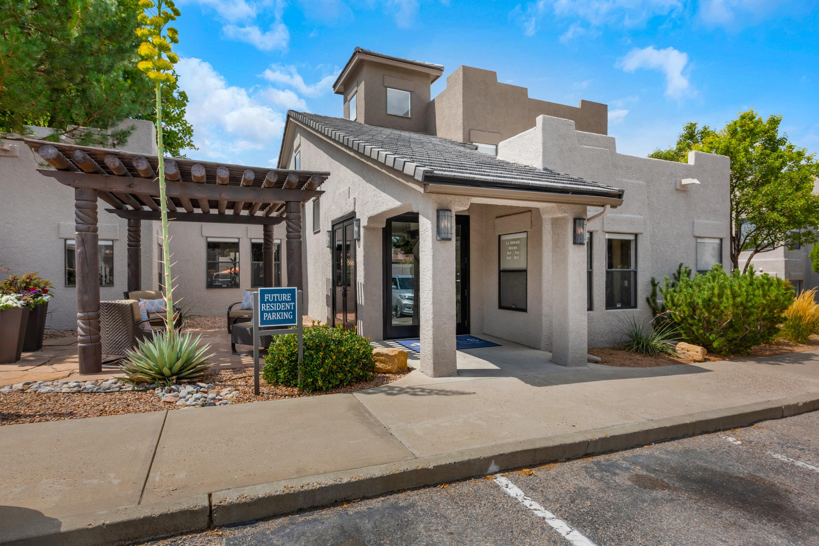 La Mirage Apartment Homes - Albuquerque, NM