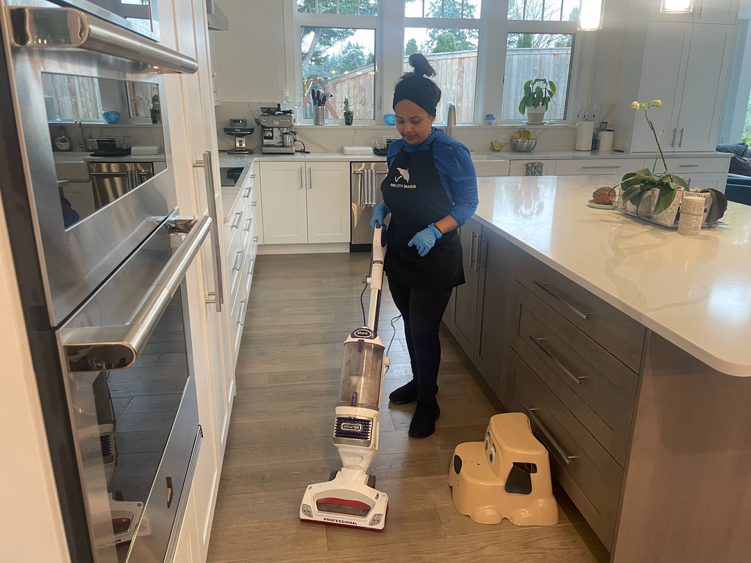 Rain City Maids of Bellevue Image