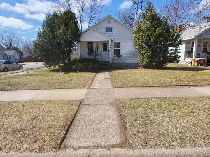 Express Lawn Maintenance LLC Image