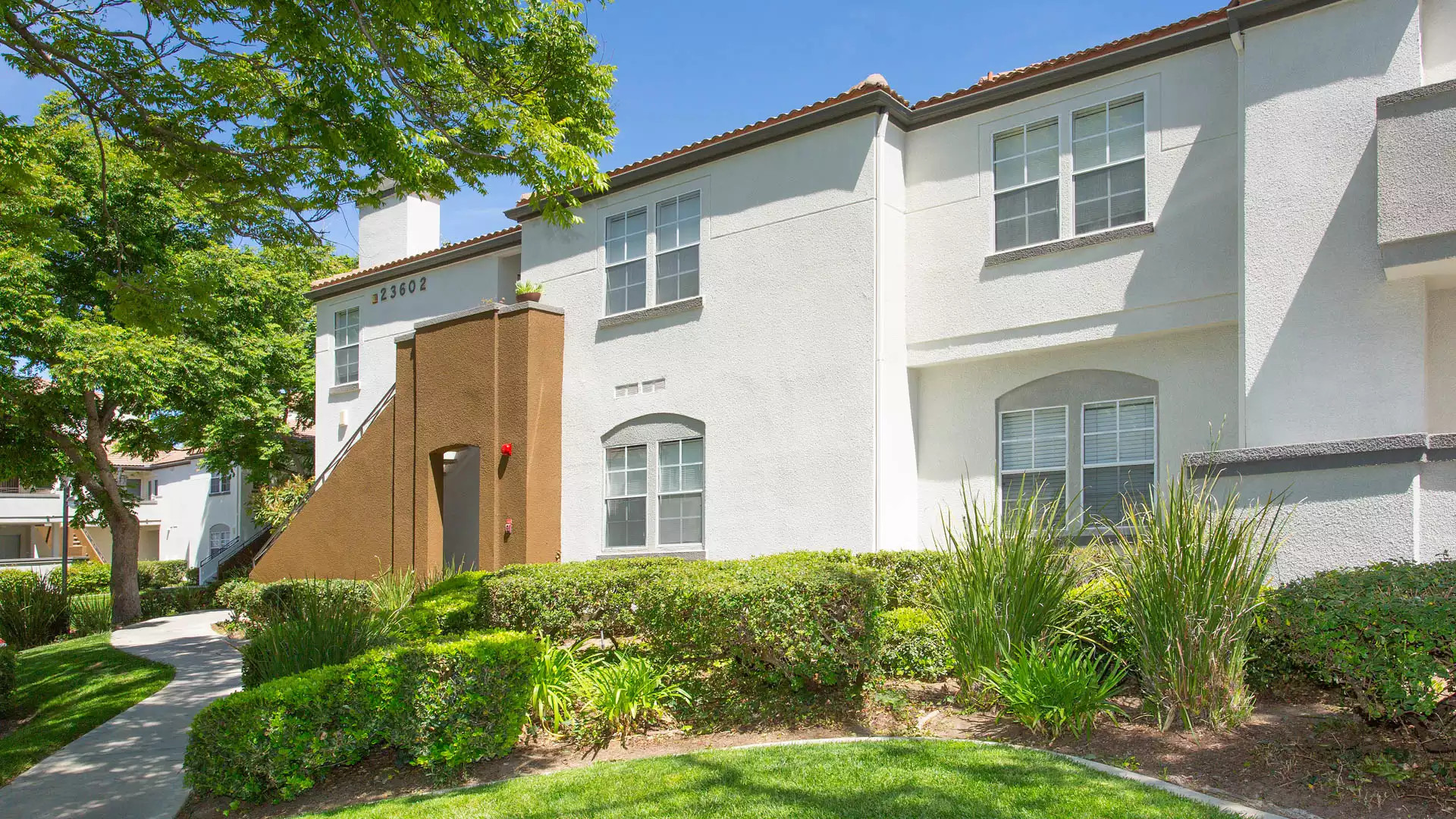 Northglen Apartments - Valencia, CA