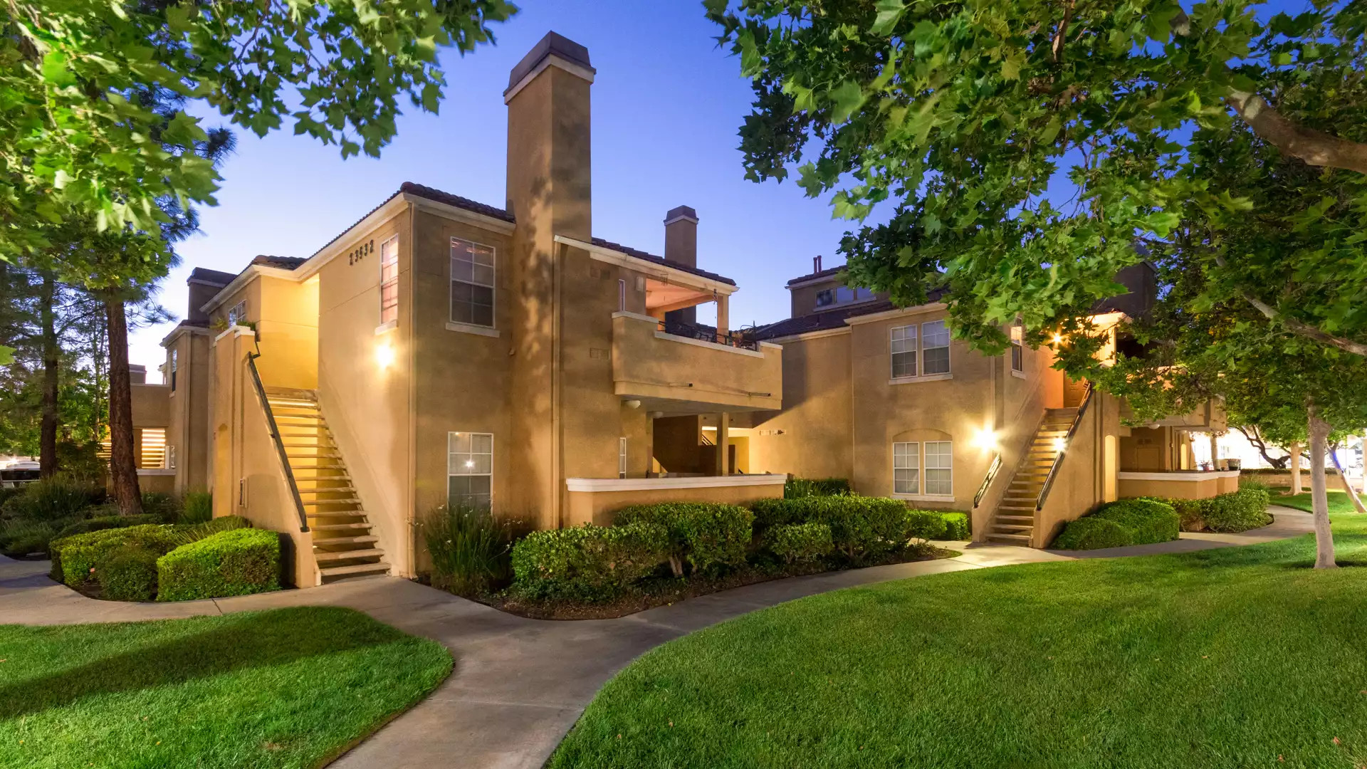 Northglen Apartments - Valencia, CA