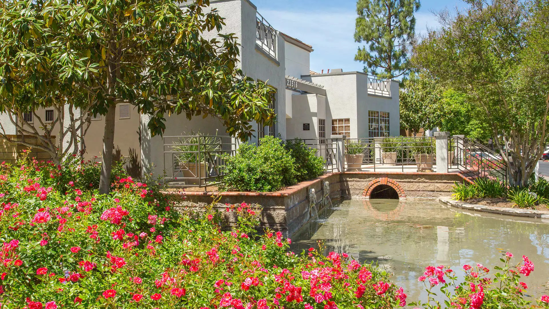 Northglen Apartments - Valencia, CA