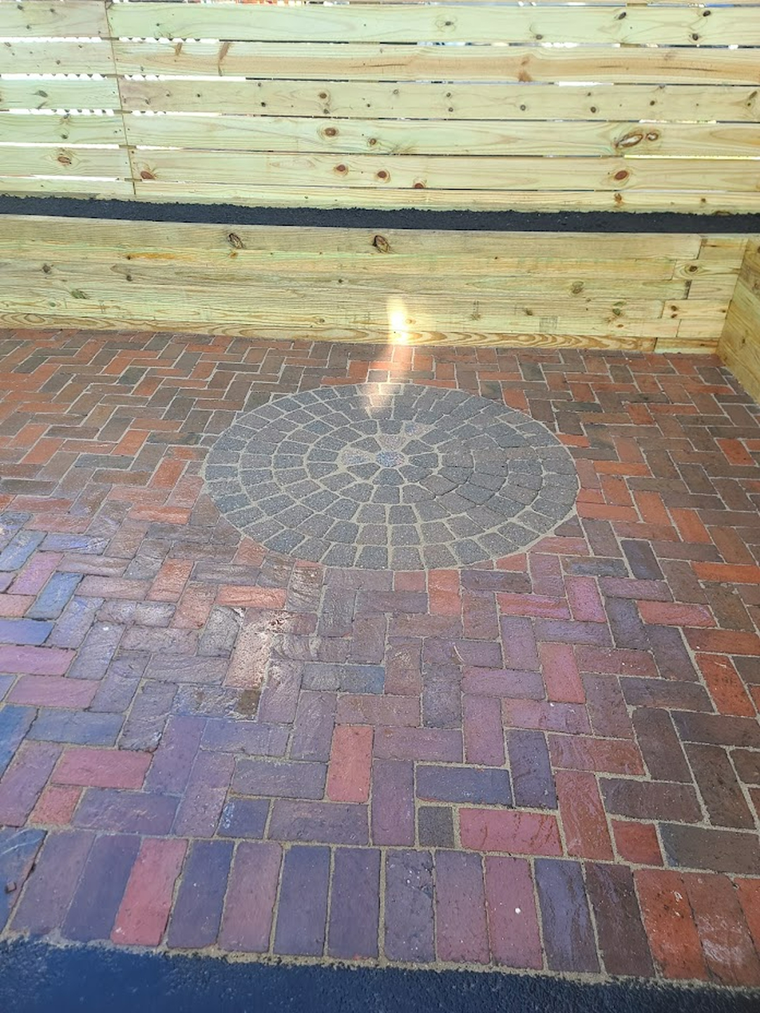 American Elm Landscape LLC Image