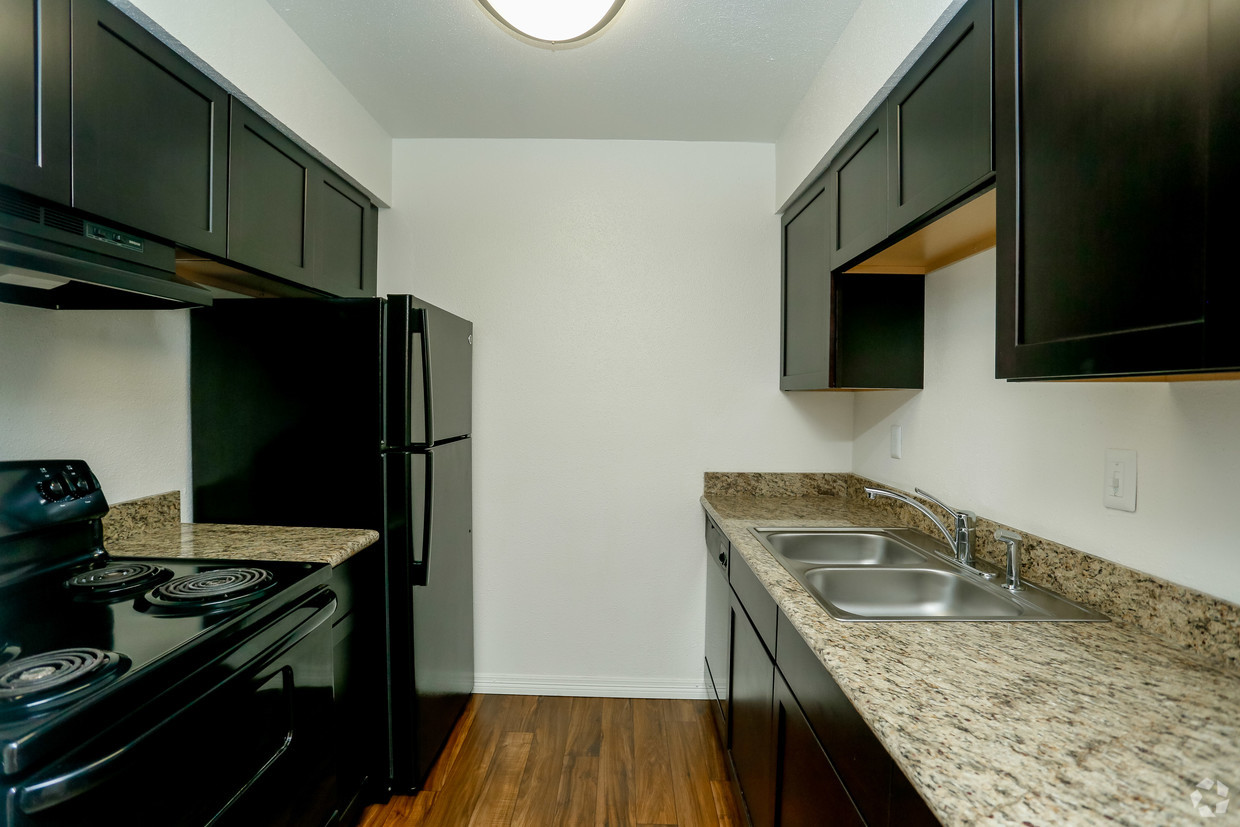 Nubia Square - Houston, TX