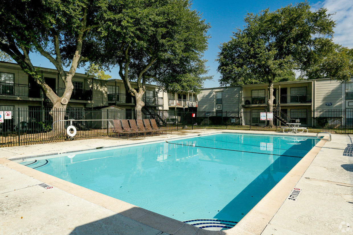 Nubia Square - Houston, TX