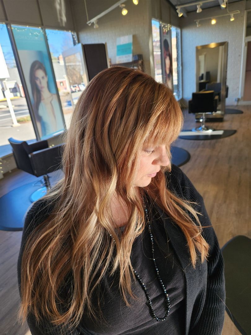 Elle Salon & MedSpa Image