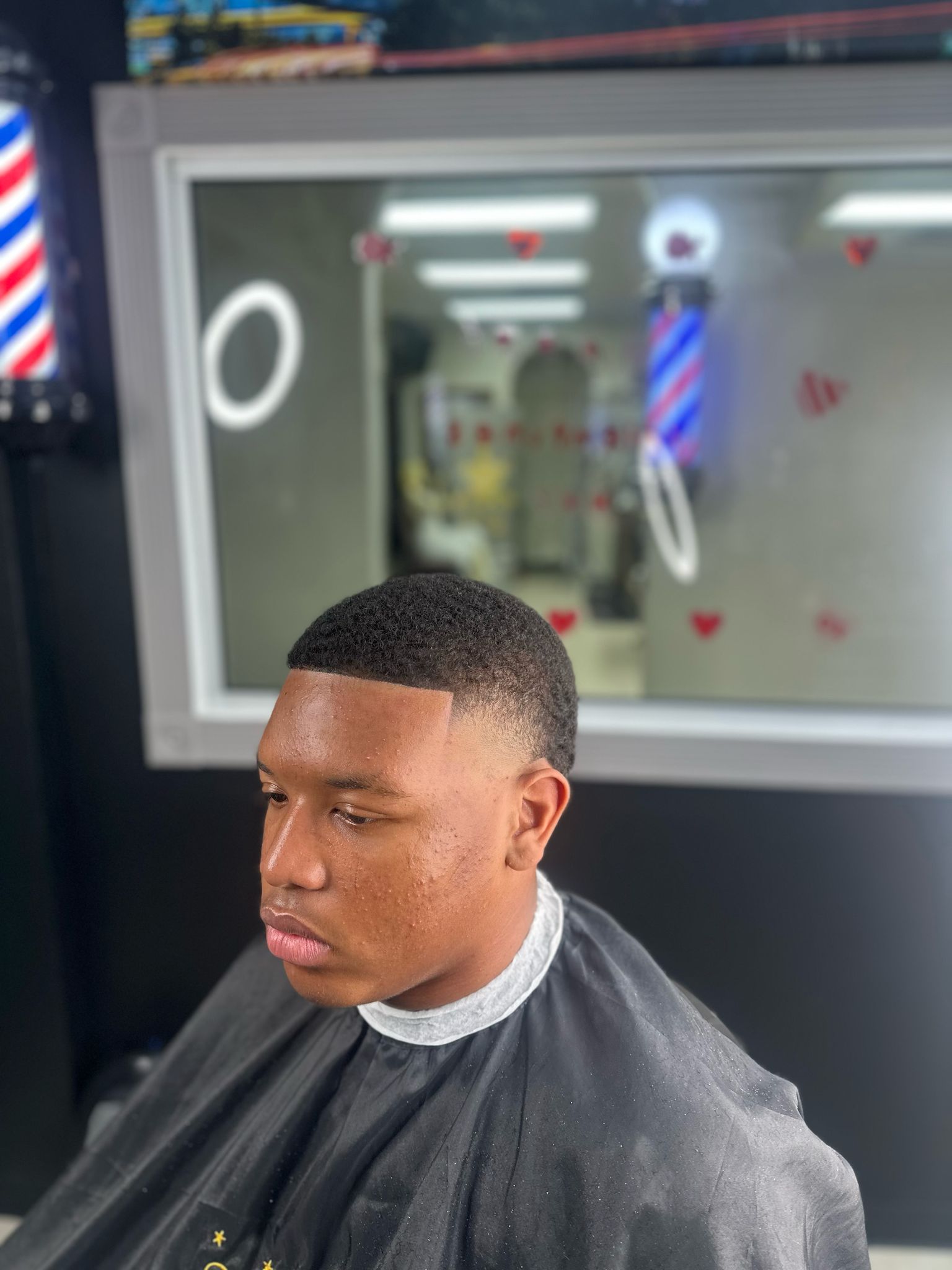 Hollywood Cuts Salon & Barbershop Image