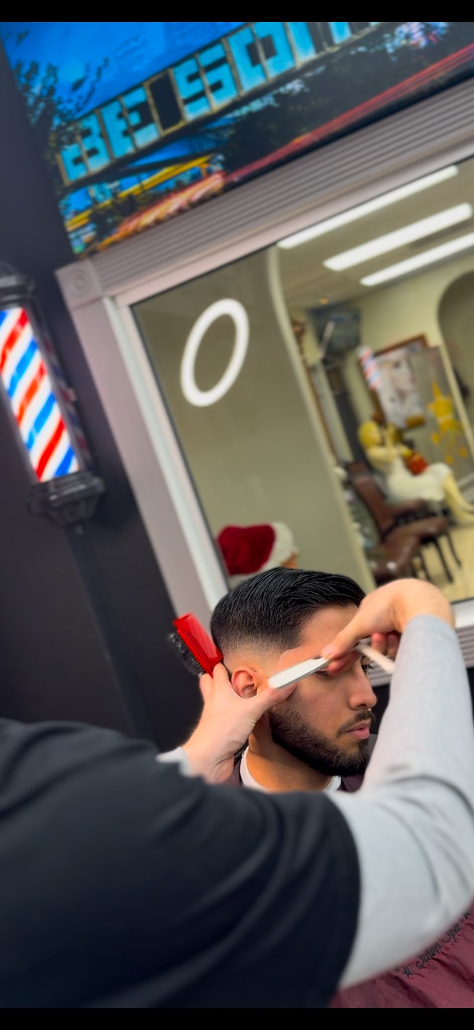 Hollywood Cuts Salon & Barbershop Image