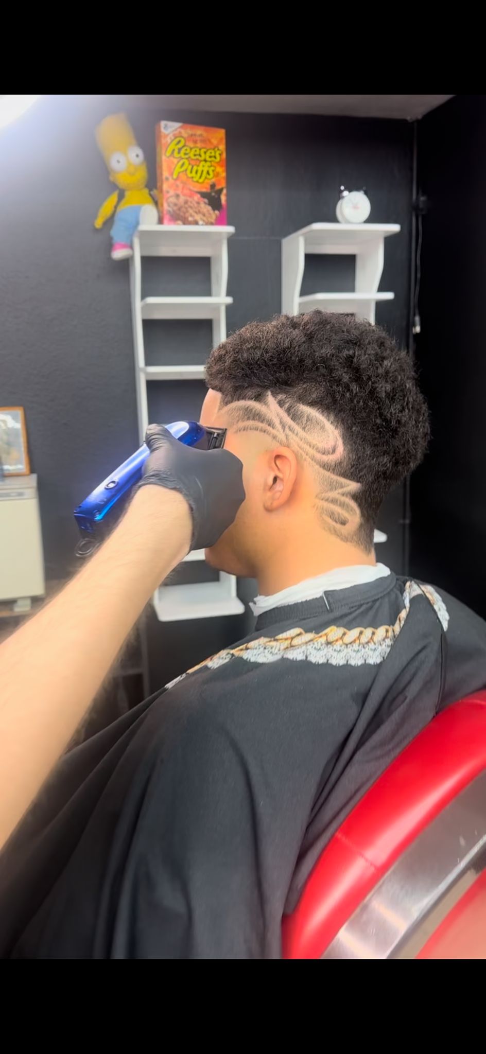 Hollywood Cuts Salon & Barbershop Image