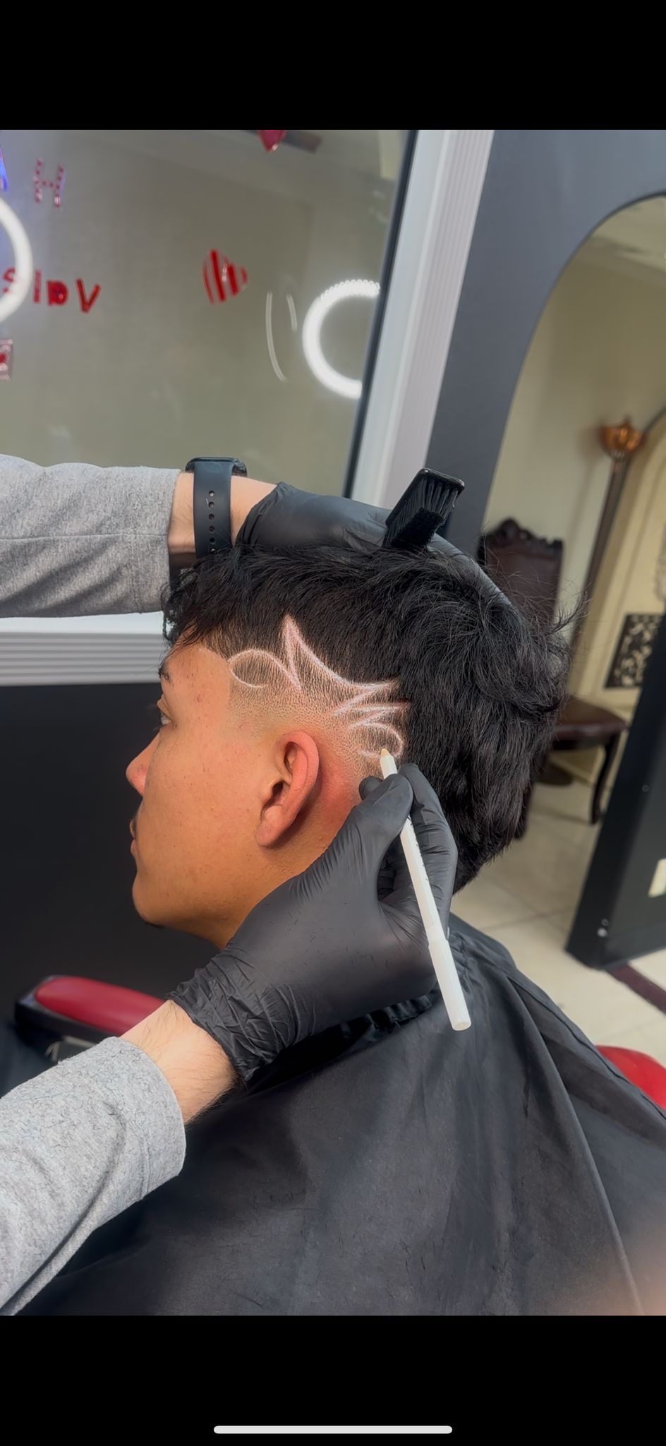 Hollywood Cuts Salon & Barbershop Image