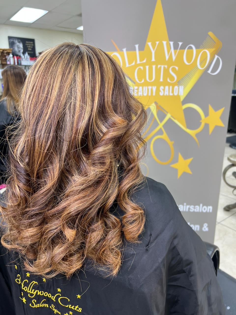 Hollywood Cuts Salon & Barbershop Image