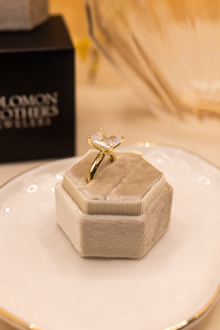 Solomon Brothers Jewelers Image