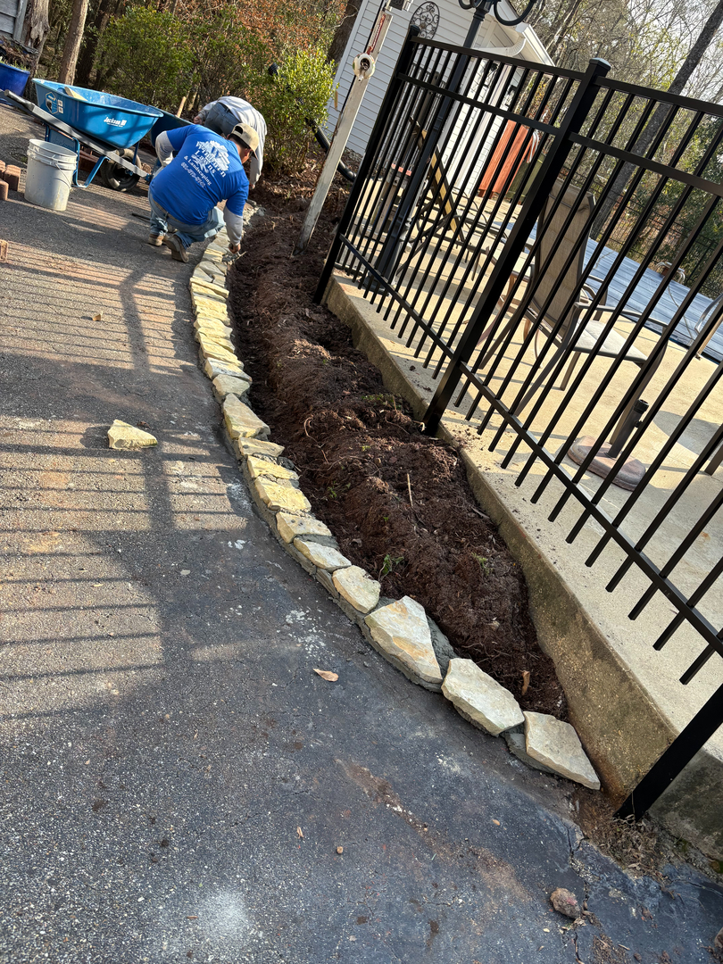 Winburn Landscaping Image