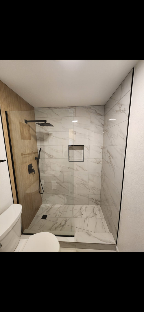 Grand Building Construction Logo