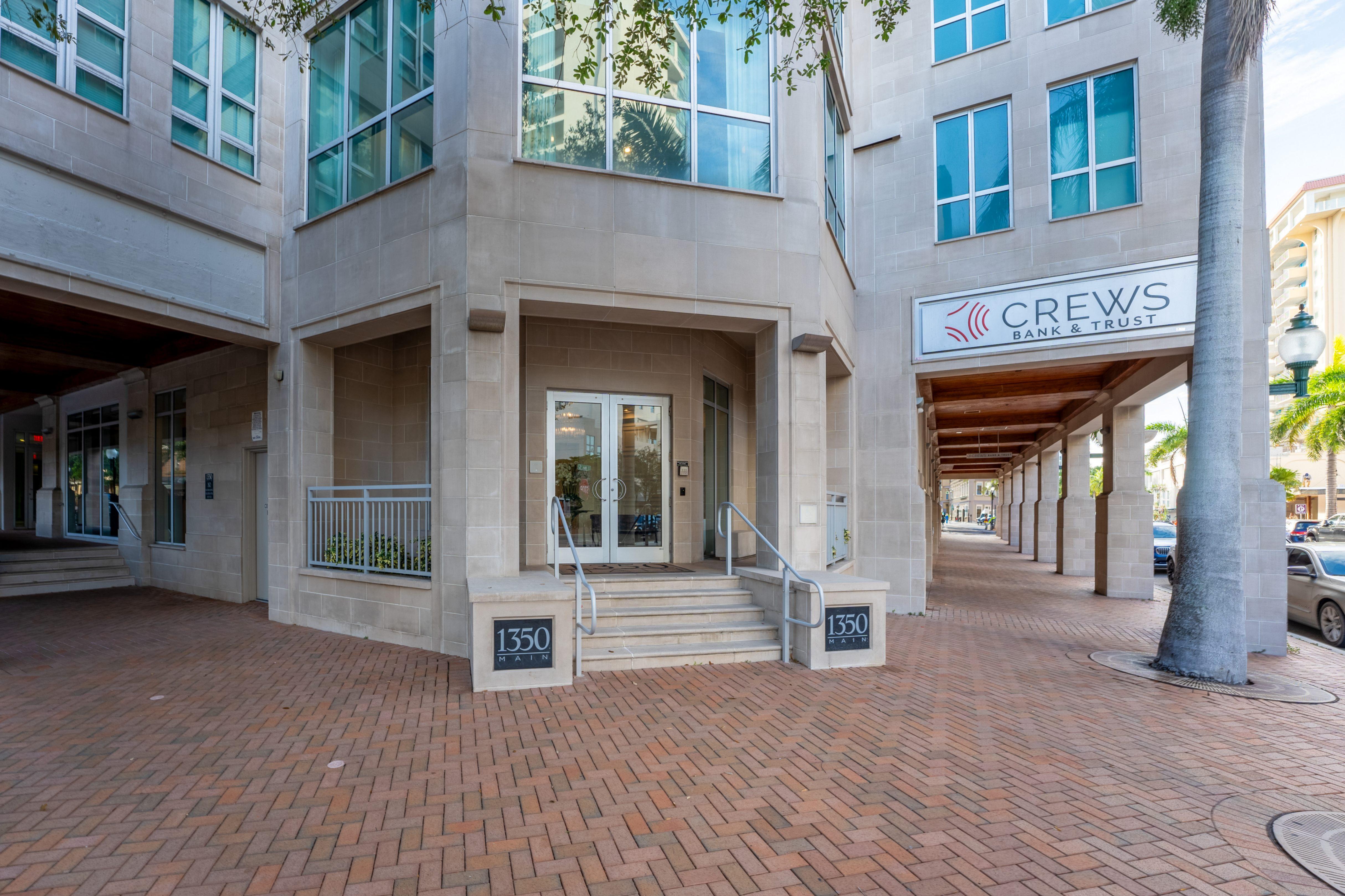 Crews Bank & Trust Image