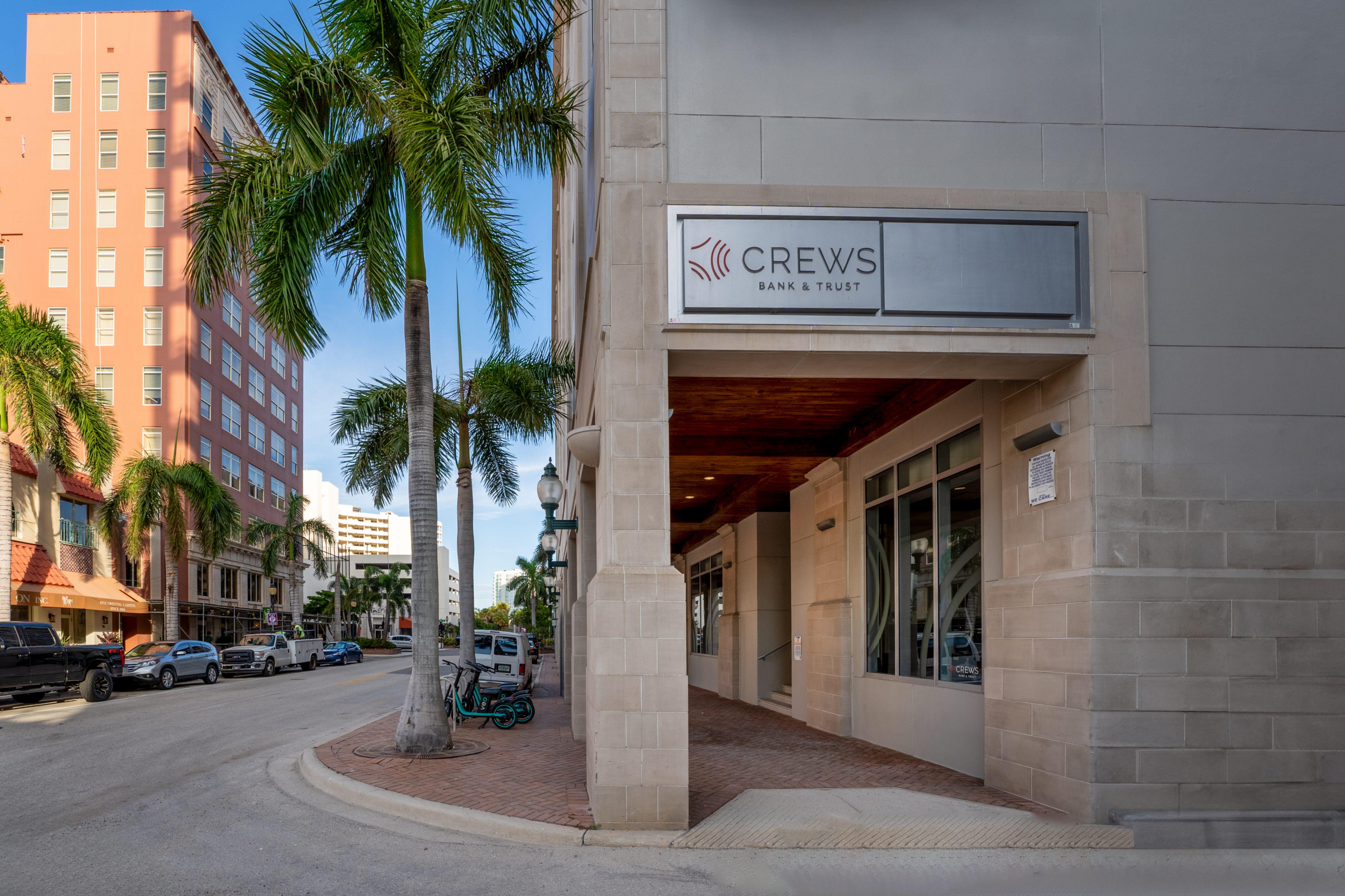 Crews Bank & Trust Image