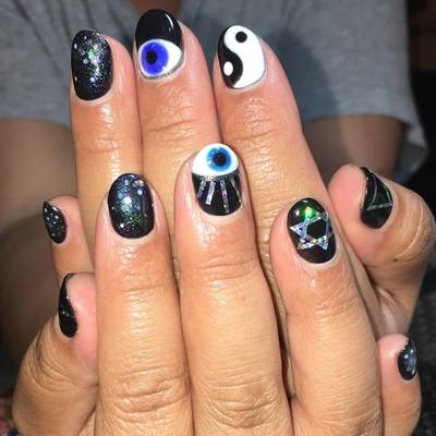 Dashing Digits Nail Salon Image