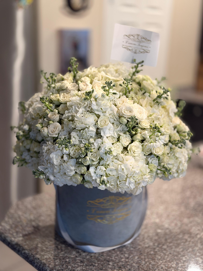 L'amour Toujours Flower Boutique Image