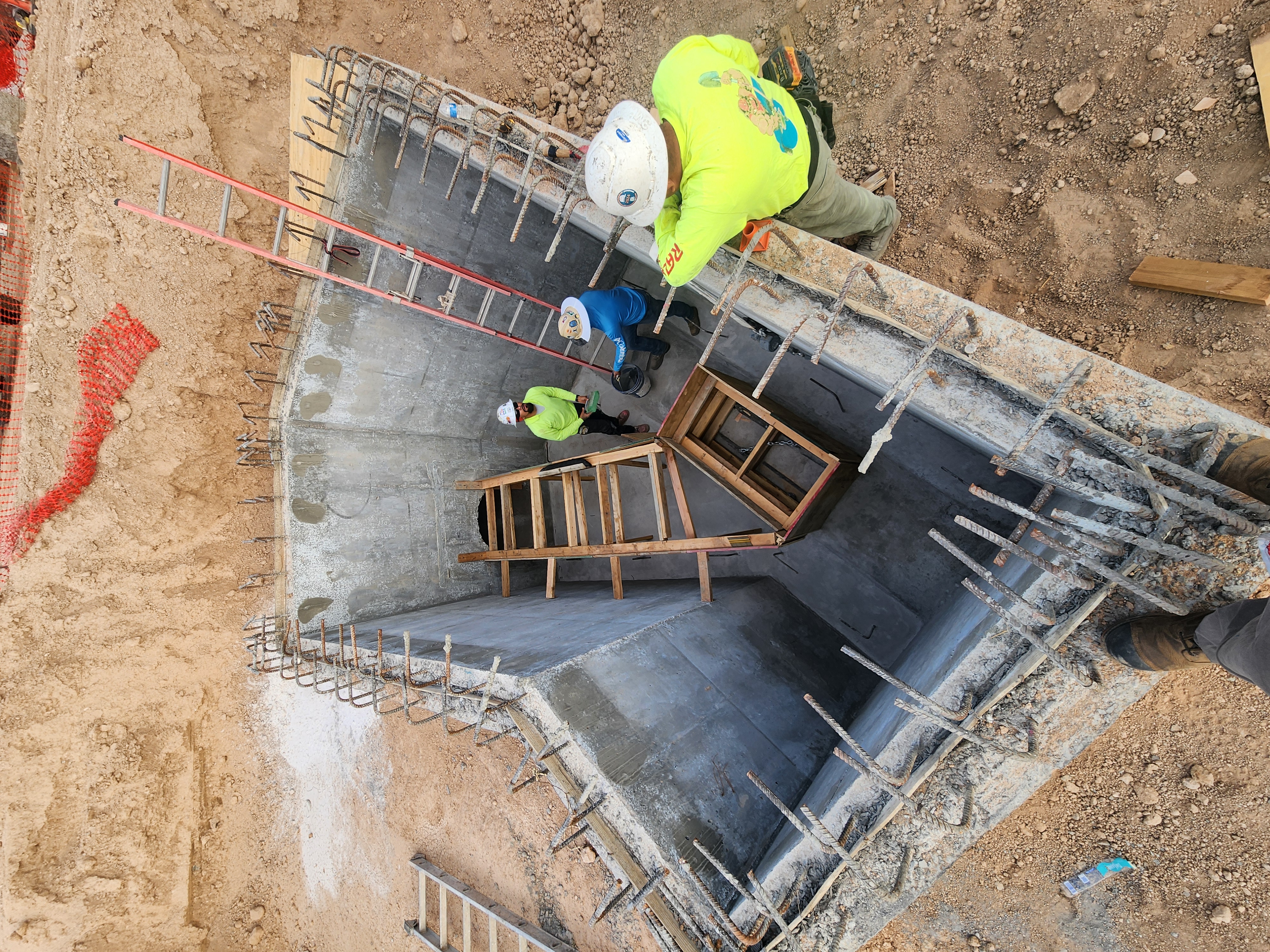 Molina Contracting Inc Image