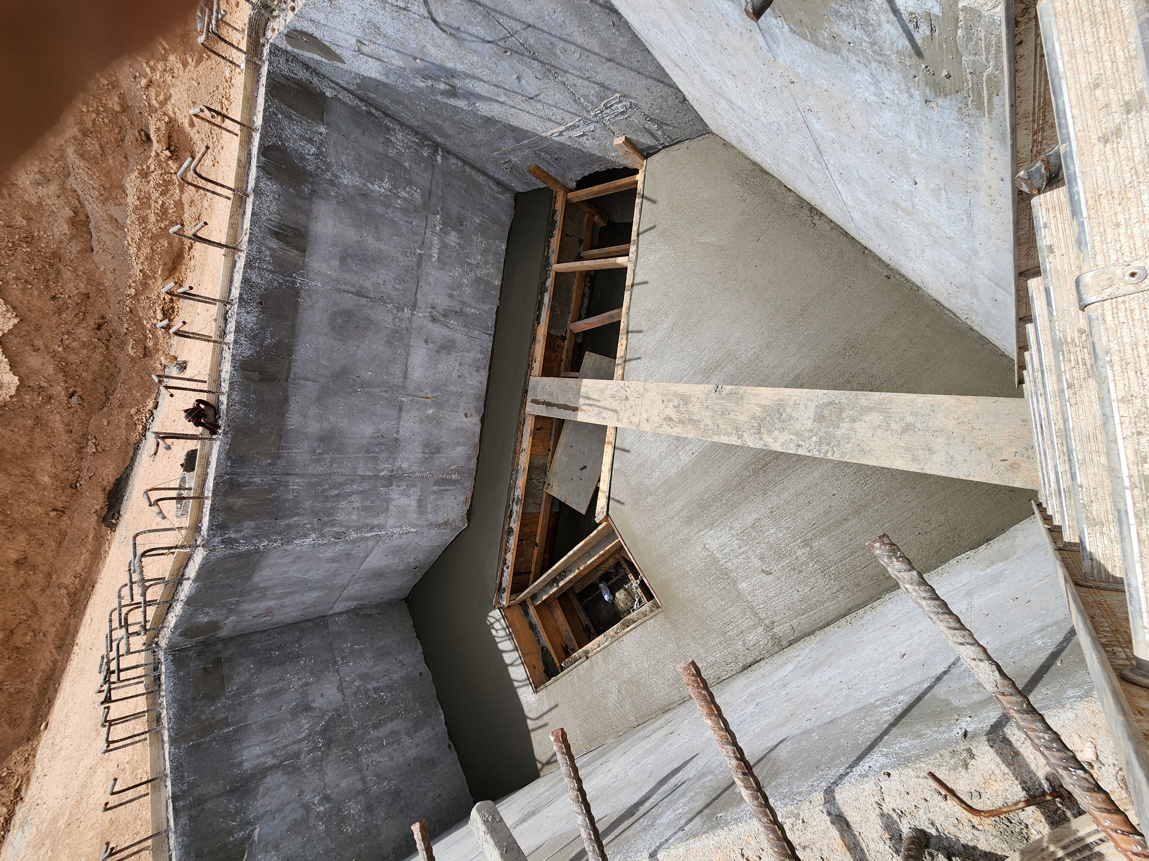 Molina Contracting Inc Image