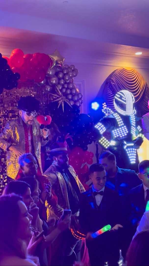 Mix DJs Entertainment Image