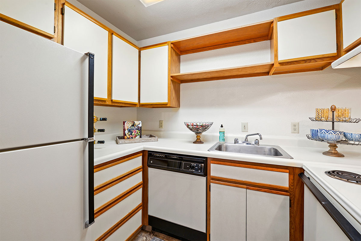 Village 1 Apartments - Lawrence, KS