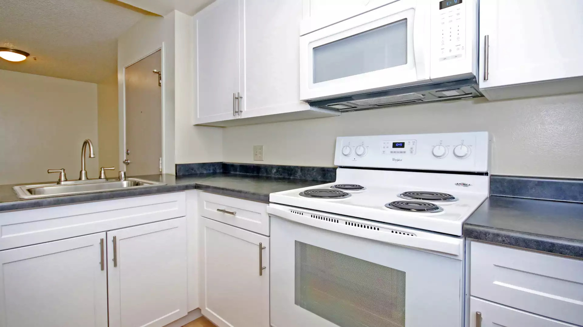 Ocean Crest Apartments - Solana Beach, CA