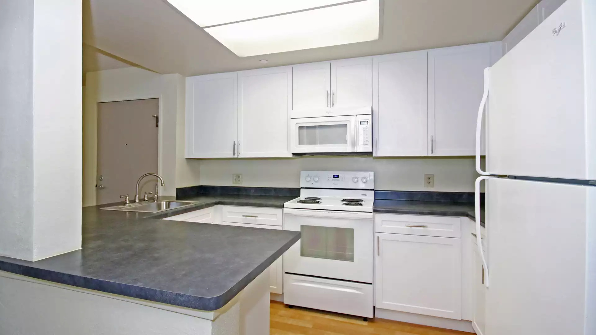 Ocean Crest Apartments - Solana Beach, CA