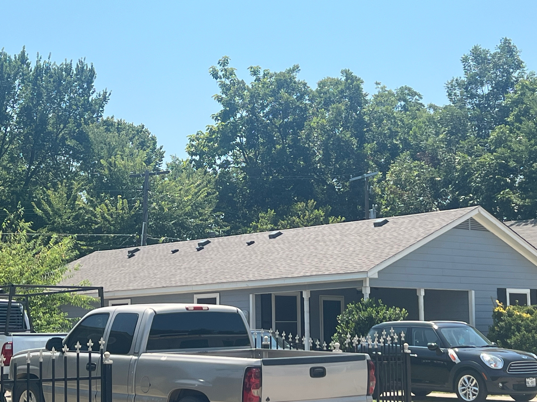 RD Howard Roofing Image