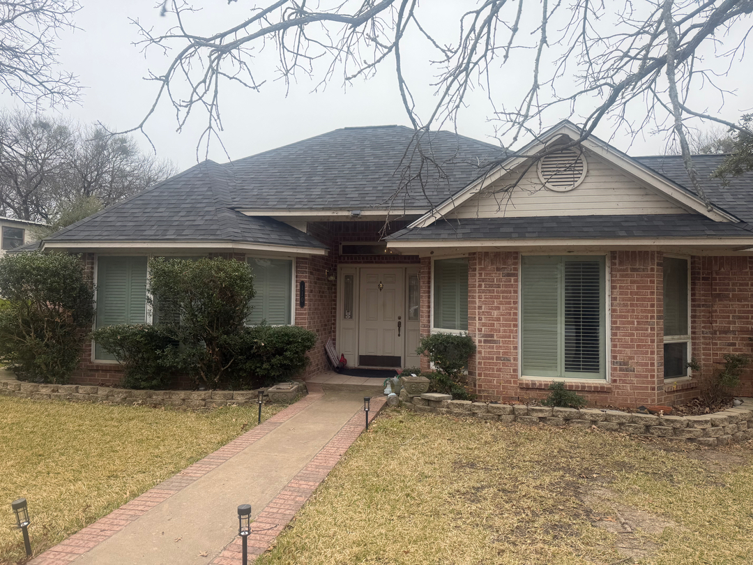 RD Howard Roofing Image