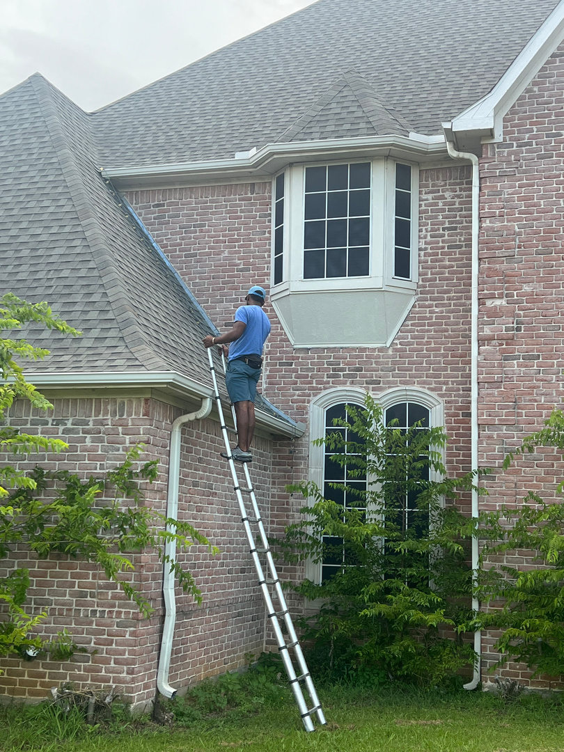 RD Howard Roofing Image