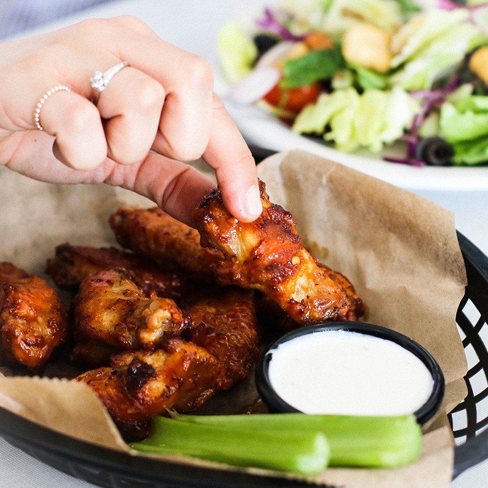 Round Table Pizza-Wings-Brew Image