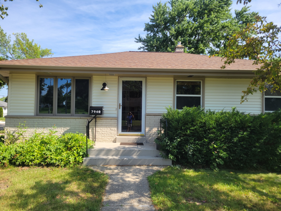 Infinity Exteriors Logo